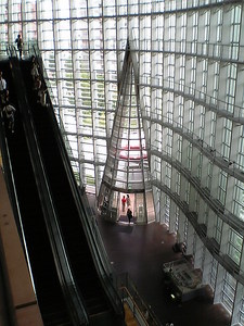 国立新美術館　入口内側